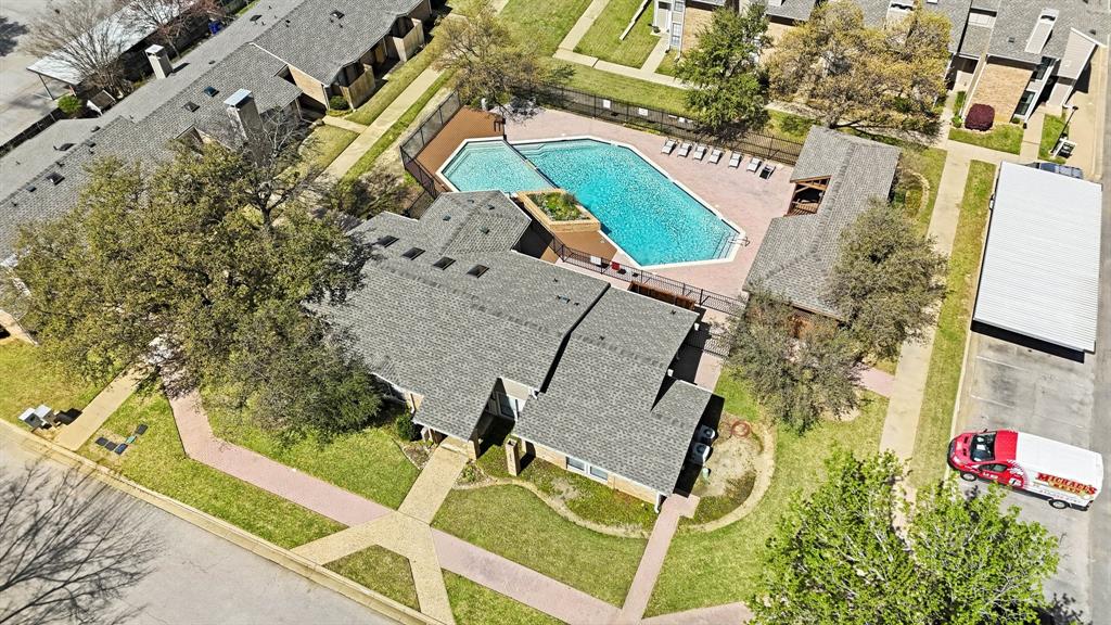 Shadowood Trail Condo - Residential