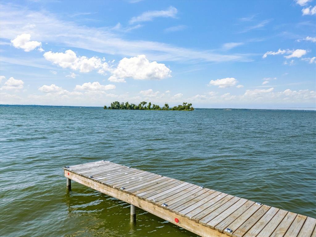 Pelican Isle - Land