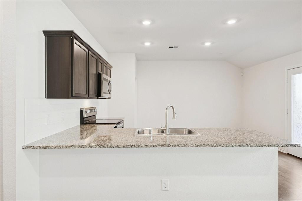TRAVIS RANCH SOUTH FORNEY - Residential