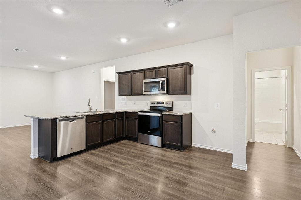 TRAVIS RANCH SOUTH FORNEY - Residential
