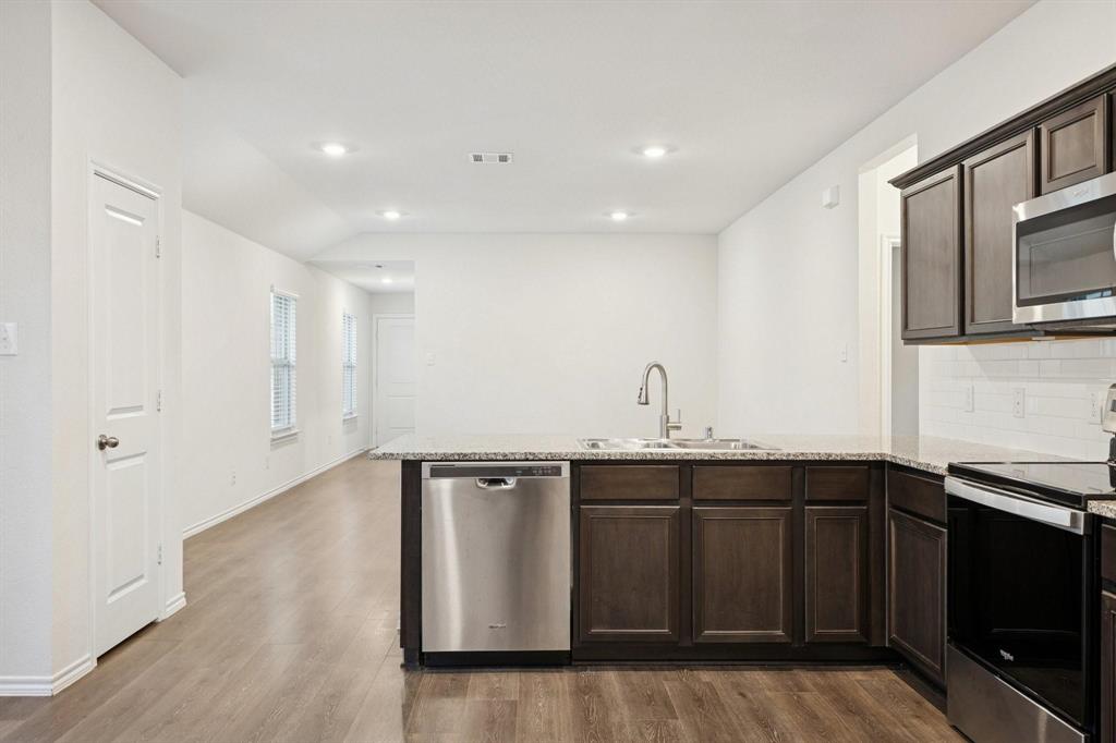 TRAVIS RANCH SOUTH FORNEY - Residential