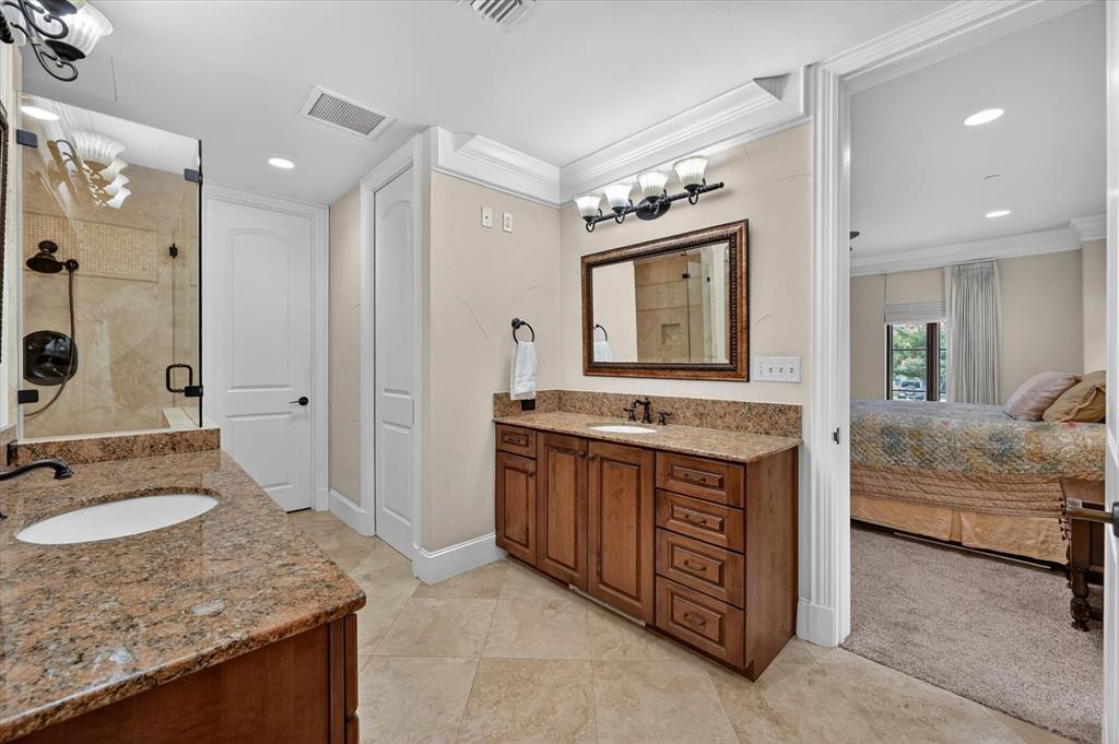 Villa De Leon Condo - Residential