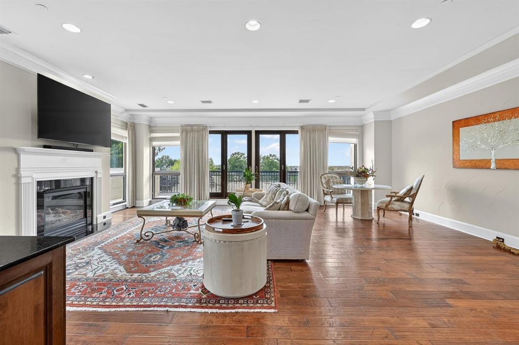 Villa De Leon Condo - Residential
