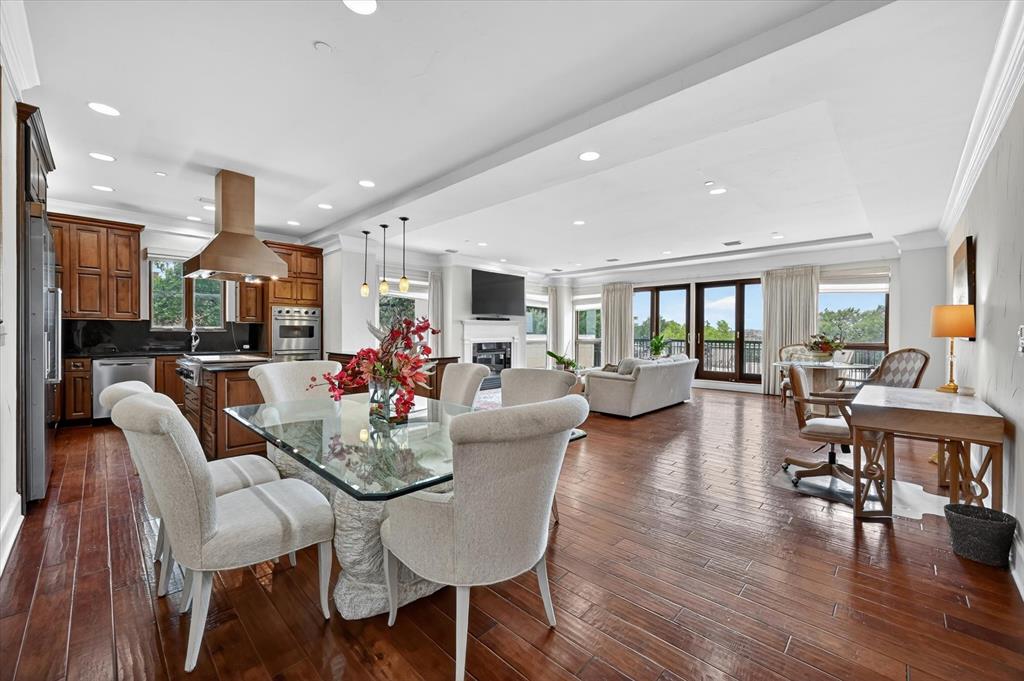 Villa De Leon Condo - Residential
