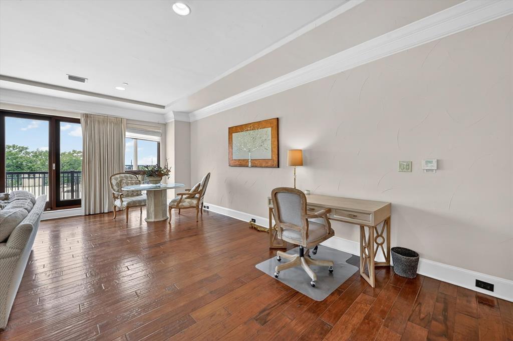 Villa De Leon Condo - Residential