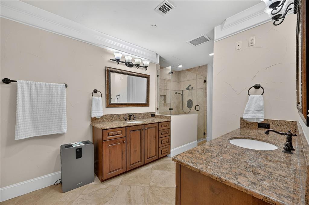 Villa De Leon Condo - Residential