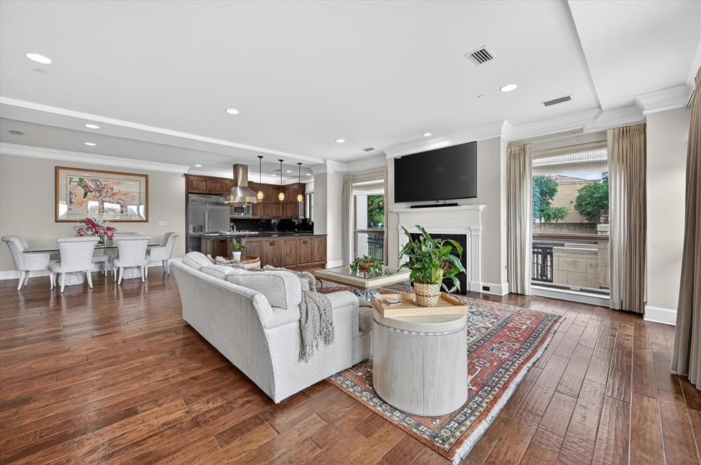 Villa De Leon Condo - Residential