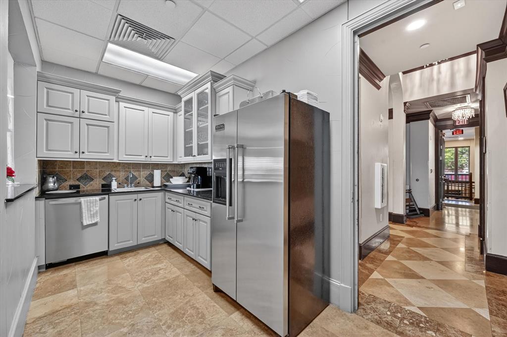 Villa De Leon Condo - Residential