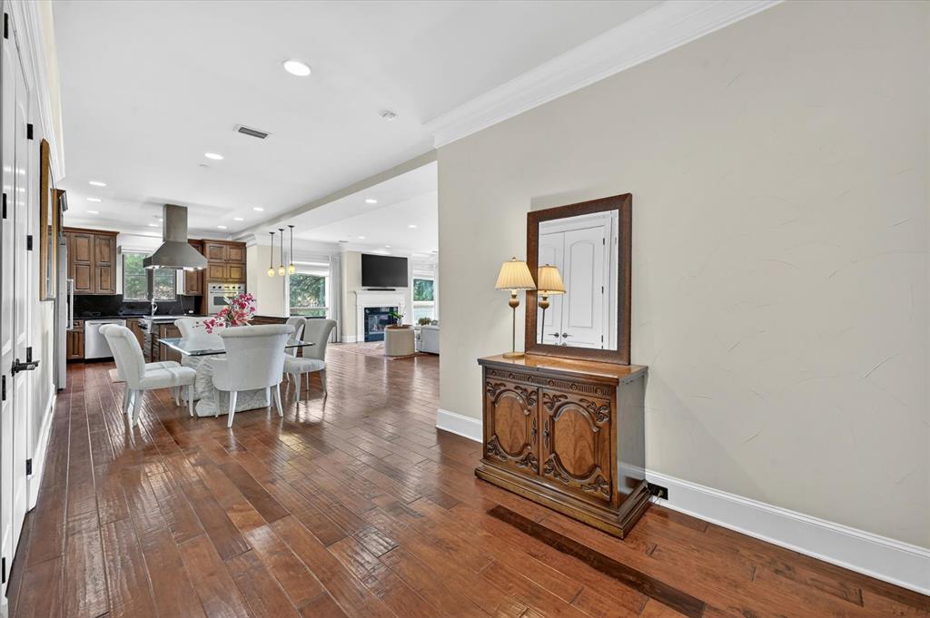 Villa De Leon Condo - Residential