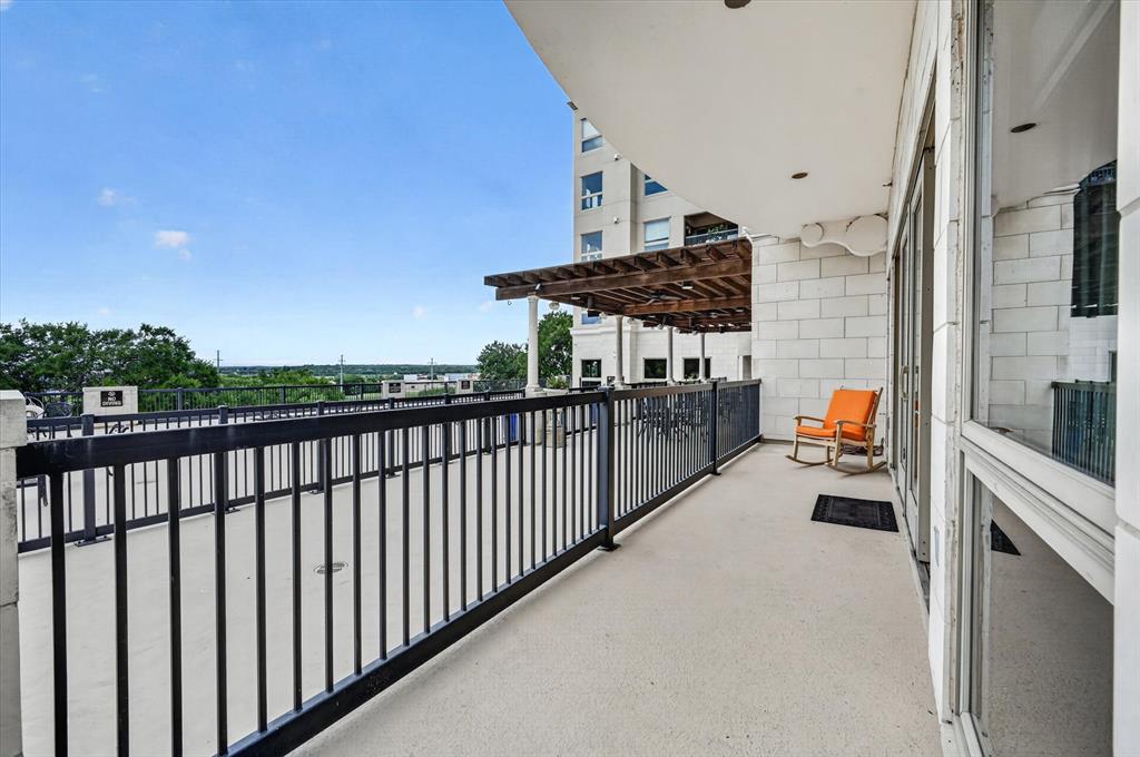 Villa De Leon Condo - Residential