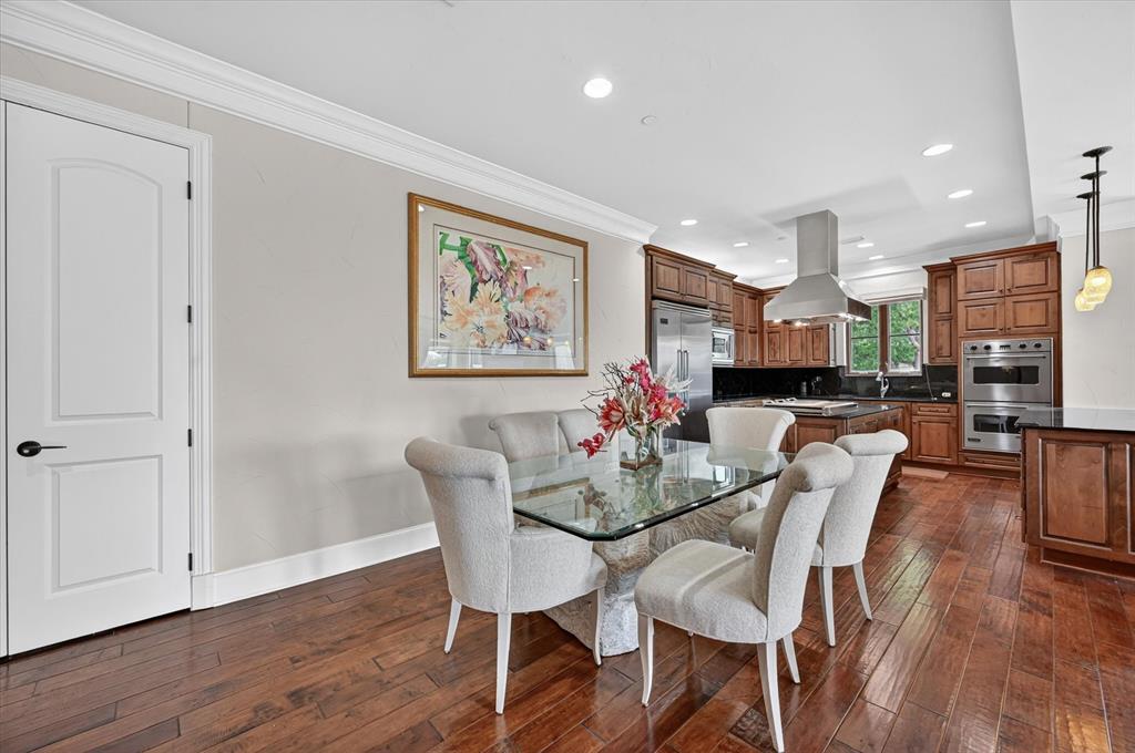 Villa De Leon Condo - Residential