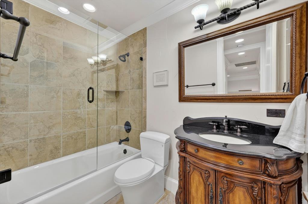 Villa De Leon Condo - Residential