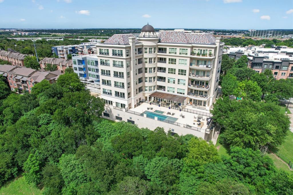 Villa De Leon Condo - Residential