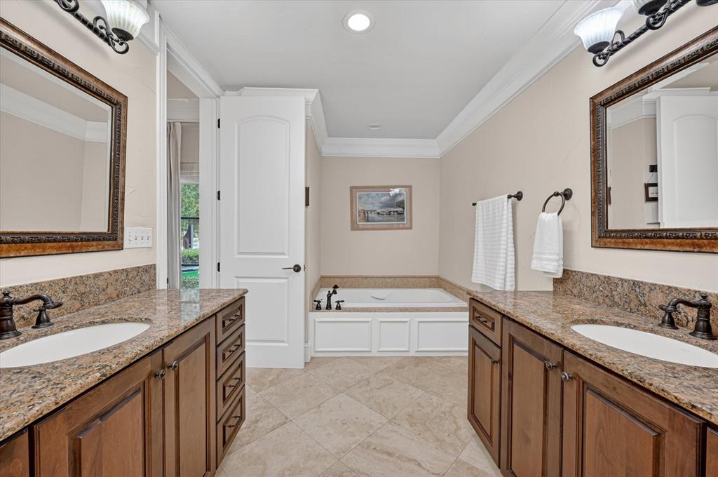 Villa De Leon Condo - Residential