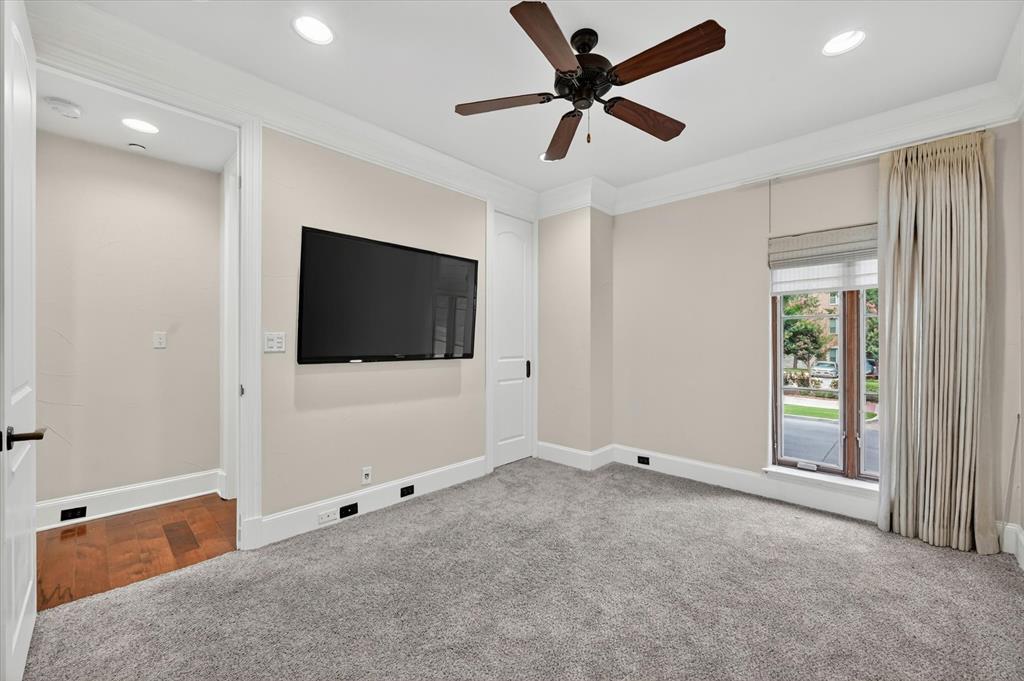 Villa De Leon Condo - Residential