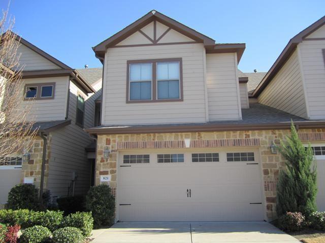 MASTER UPSTAIRS, WOOD AND CERAMIC FLOORS DOWN STAIRS, KITCHEN HAS STAINLESS APPLIANCES INCLUDING FRIDGE AND GRANITE COUNTERS, COMMUNITY POOL. FENCED IN BACK PATIO.