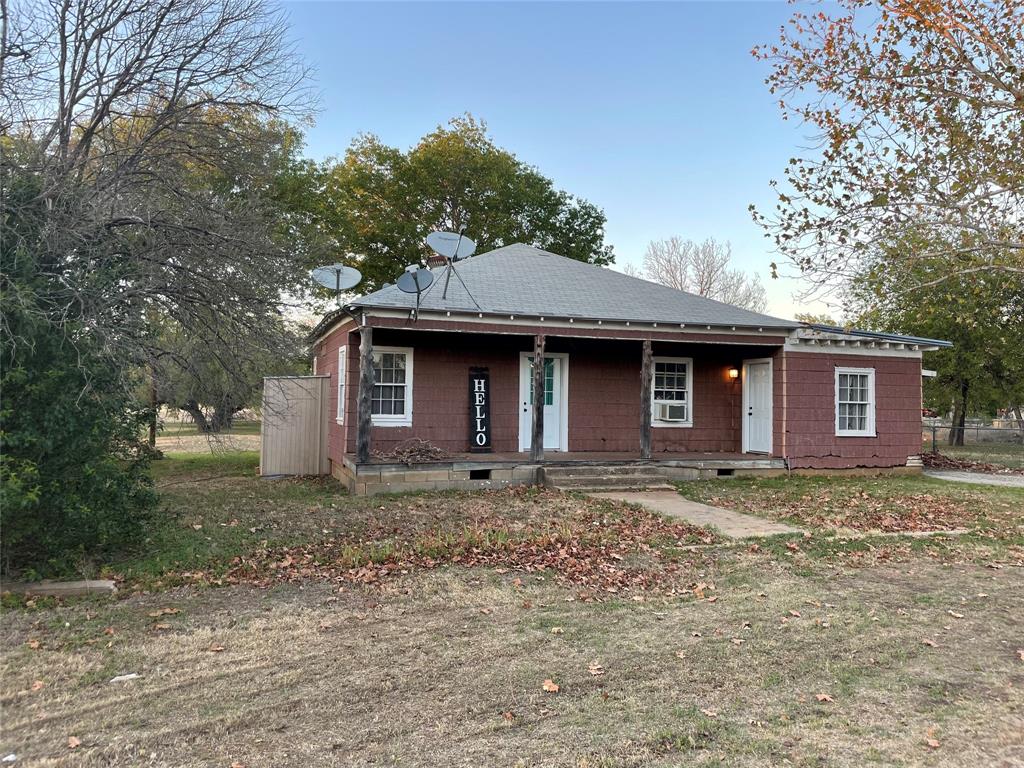 This is a two bedroom, one bathroom on three city lots located in the city of Strawn nestled in the beautiful Palo Pinto Mountains less than an hour from Fort Worth. The home has had significant interior remodel work done in 2021 including updated electric, plumbing, flooring and kitchen. Unique features include mature trees and lots of green space on and surrounding the property. Nearby attractions include several state parks and lakes including Possum Kingdom, Mineral Wells and the new Palo Pinto State Park opening soon and located on the edge of town within biking distance. This listing offers several uses including as a primary home, weekend getaway or continue to be used as a great rental property.