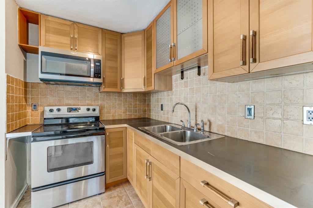 Prestonwood Green Condos - Residential