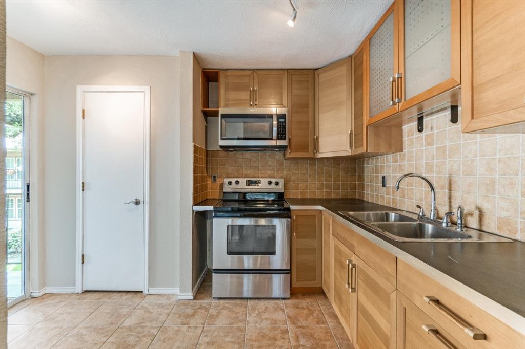 Prestonwood Green Condos - Residential