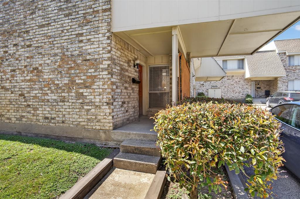 Richardson Life Style Twnhms - Residential