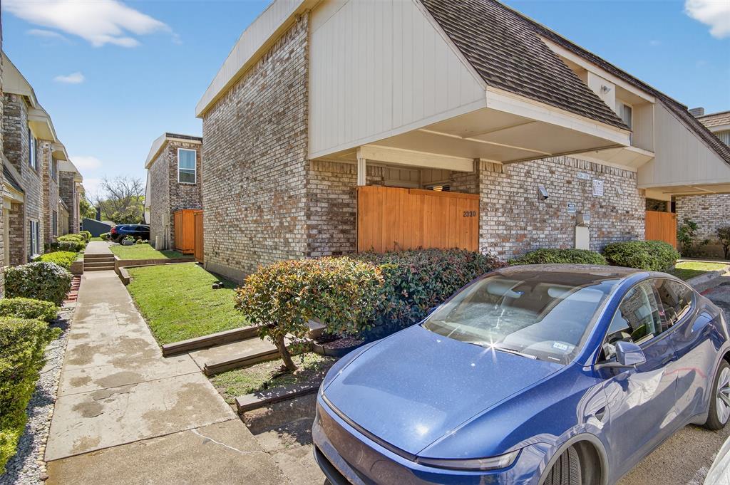 Richardson Life Style Twnhms - Residential