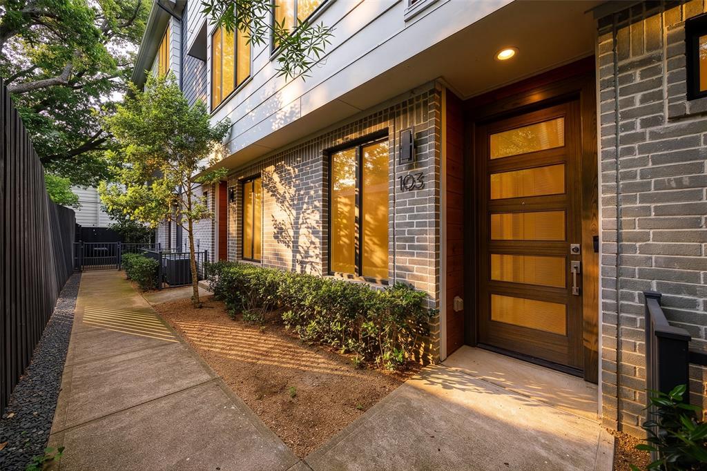 6004 Hudson Street Condos - Residential