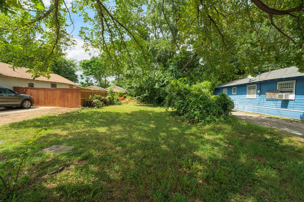 Exceptional opportunity to build your dream home on this residential lot located in an established neighborhood with utilities available at the street and no HOA. Whether you're looking to build your forever home or you're a builder searching for your next project, this property offers endless possibilities. Enjoy the freedom to design a home that fits your lifestyle without the restrictions of a homeowners association. Conveniently located near schools, shopping, dining, parks, and major highways, this lot offers the perfect combination of convenience and neighborhood charm. Bring your builder and your vision to create something truly special. Buyer to verify lot dimensions, zoning, building requirements, utility availability, and any applicable restrictions.