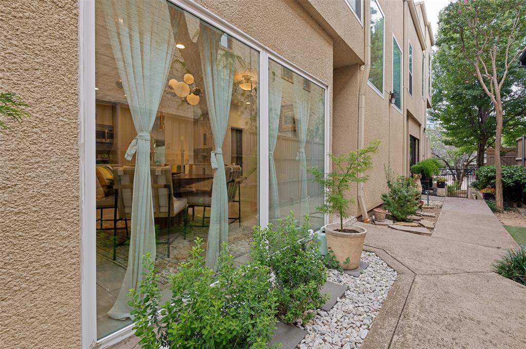 Sophisticated two-level condo located in Oak Lawn’s desirable Mansion Park neighborhood. A beautifully lit open floor plan with skylights, large windows, and Kelly Wearstler and Visual Comfort fixtures throughout. The kitchen was renovated with quartz countertops and marble backsplash. Unit #C includes an alley facing one-car garage and one additional parking space in the back driveway. 2509 Welborn is an intimate condominium, consisting of four units, secured by perimeter fence & gate. Centrally located and in the heart of Oak Lawn, 2509 Welborn offers nearby restaurants and shopping with easy access to the Katy Trail and Turtle Creek, and close proximity to the Dallas North Tollway.