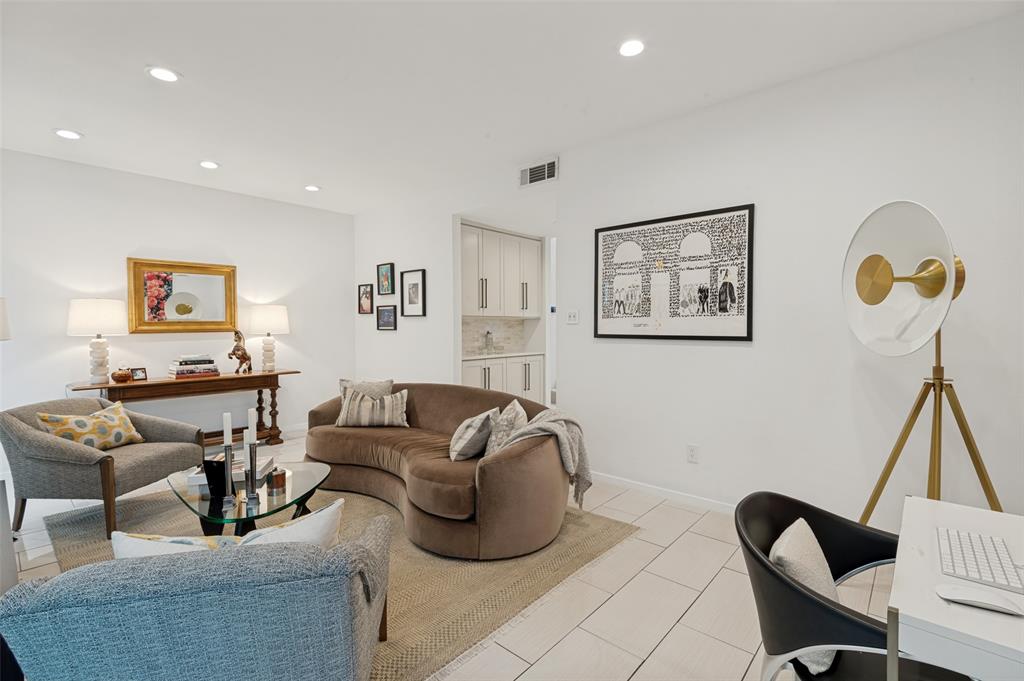 Welborn Street Condo - Residential