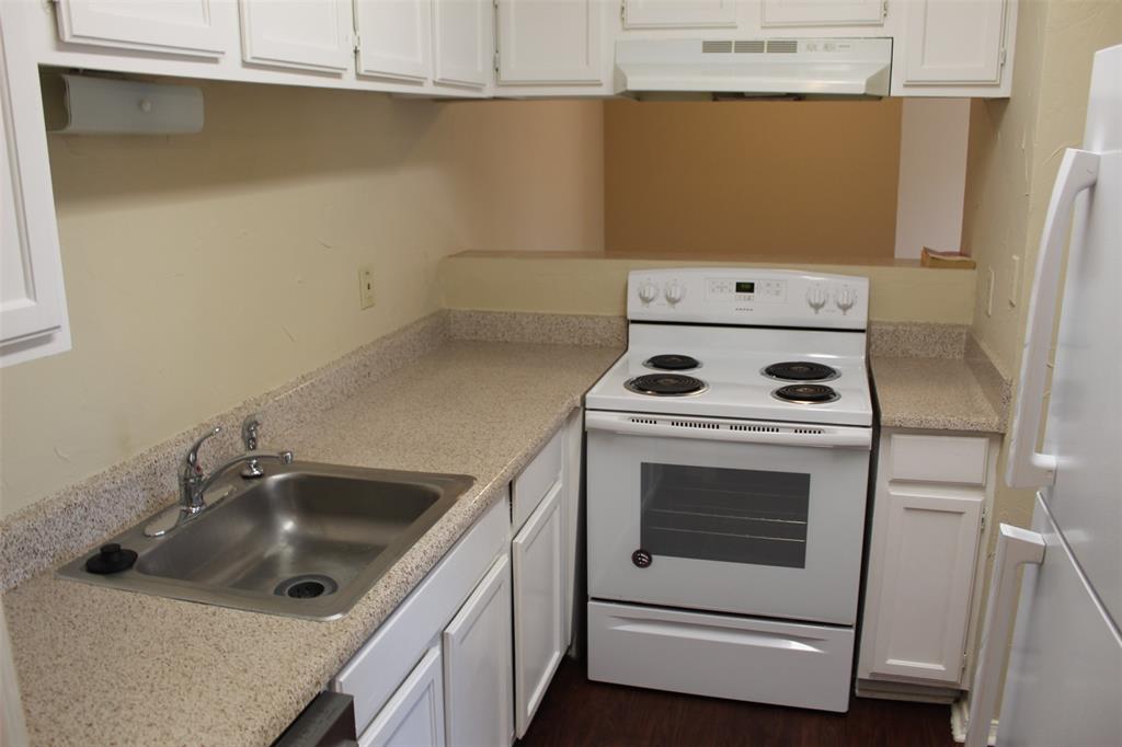 Cimarron Court Condo Ph 1 - Residential Lease