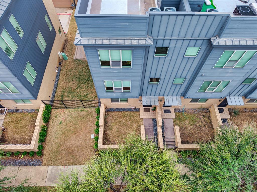 Flora Street Twnhms 02 - Residential