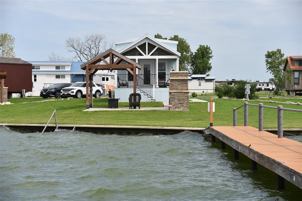 Peninsula Point - Residential