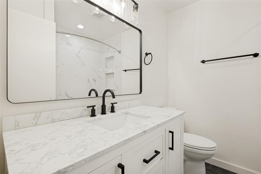 Kingsley Manor Twnhs Condos - Residential
