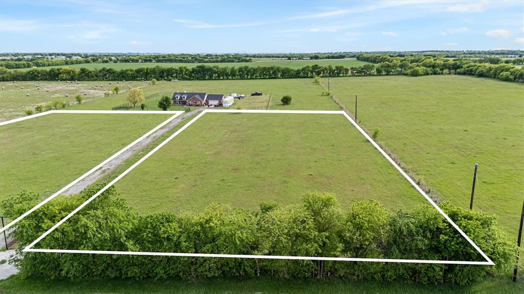 Great opportunity to own a beautiful 1.9 acre lot just outside of Slidell, TX. Ideal location with an easy 15-minute commute to I-35 and only 6 minutes to Slidell ISD. Water and electric available, making it simple to start building right away. Bring your own builder and create the home you’ve been dreaming of while enjoying peaceful country living. Limited availability—only 2 lots available !