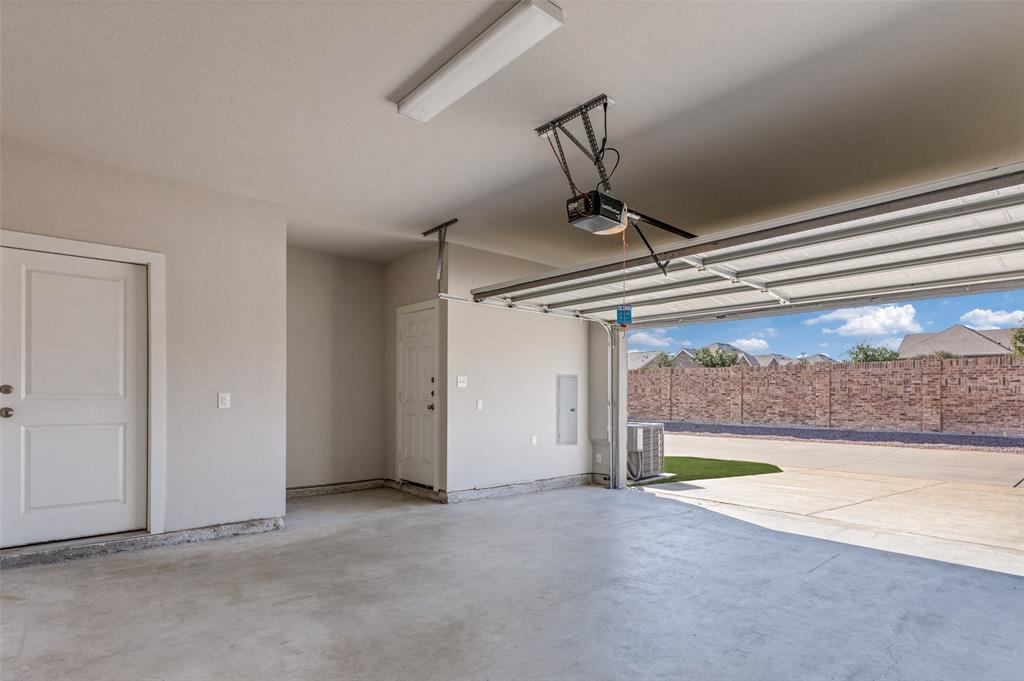Residences At Jeans Creek, The - Residential Lease