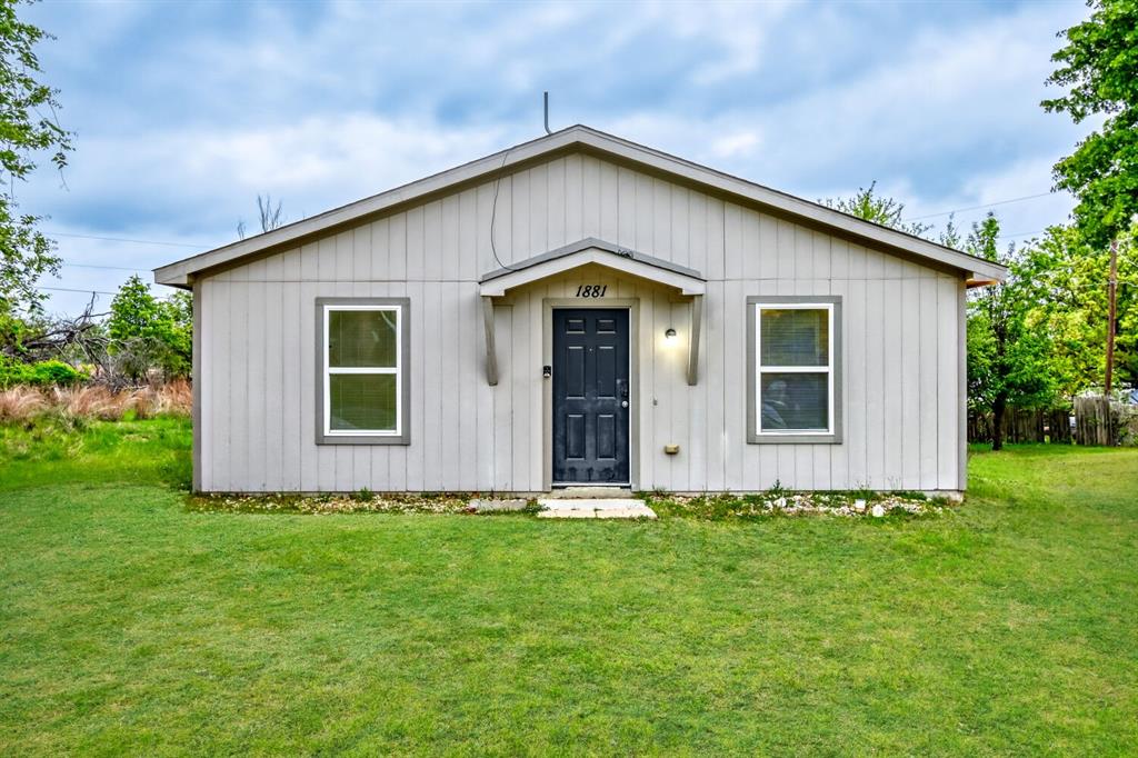 This Move-In-Ready home is within minutes of Eagle Mountain Lake! It has 3 bedrooms, 1 full bath, an open floor plan, fairly new carpet and paint, a nice size kitchen with a refrigerator and is located in a fairly quiet area on a cul-de-sac lot. It is also close to food, shopping and other amenities. It would make a great first time buyer's home, a retirement home or rental property. Buyer to verify all information.
