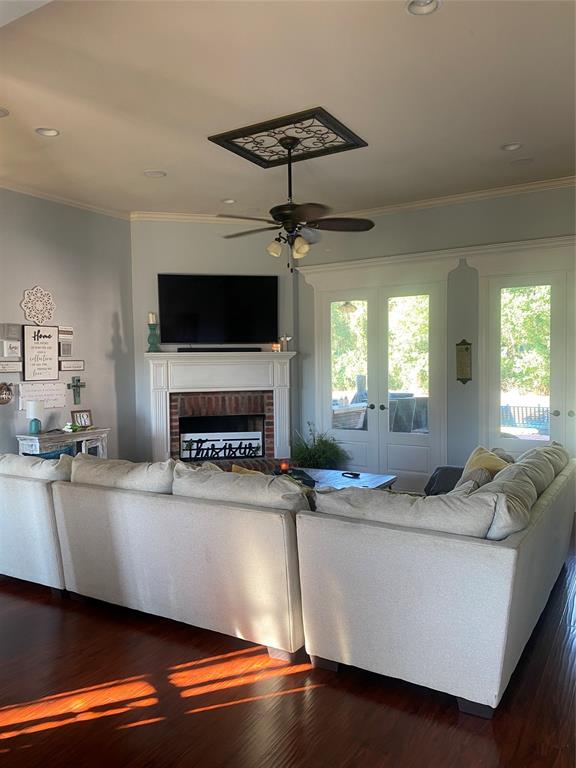 Pelican Pointe - Residential