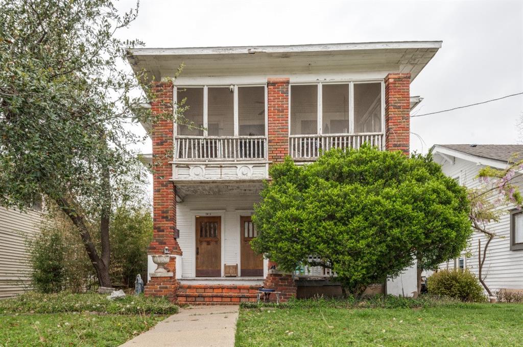Full Duplex. Includes 5613-15. An Investor’s Dream in the Heart of Junius Heights Historic District! This charming and historic, full up and down, duplex is being sold as a complete package. Steeped in character, the home features gorgeous original woodwork and flooring that reflects the soul of this iconic Dallas neighborhood. The property is full of one-of-a-kind details, including a  hand-built back porch staircase inspired by Russian architecture, a true conversation piece crafted by the owner. Wood flooring throughout.  Currently owner-occupied, this duplex is perfectly suited for a savvy investor. Downstairs bath has full shower.
Located just minutes from Lakewood, Deep Ellum, and Downtown Dallas, this property sits in one of the city’s most protected and appreciating neighborhoods. Here's an opportunity for a buyer to add to their rental portfolio.  Both sides are included in the sale.