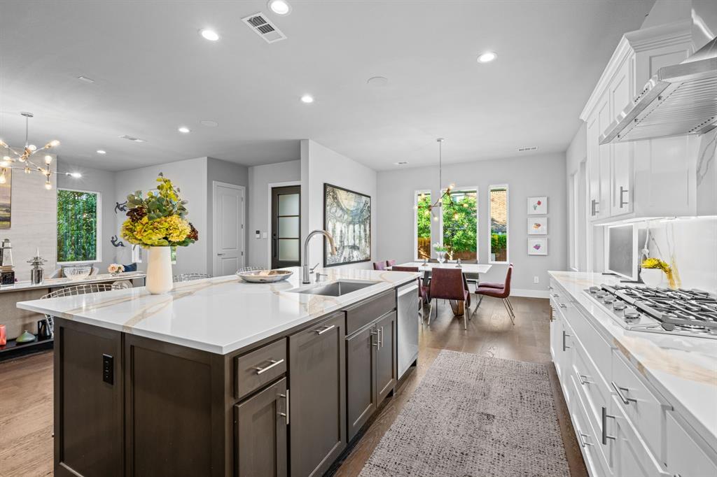 Thirty One Dallas Square #2 - Residential