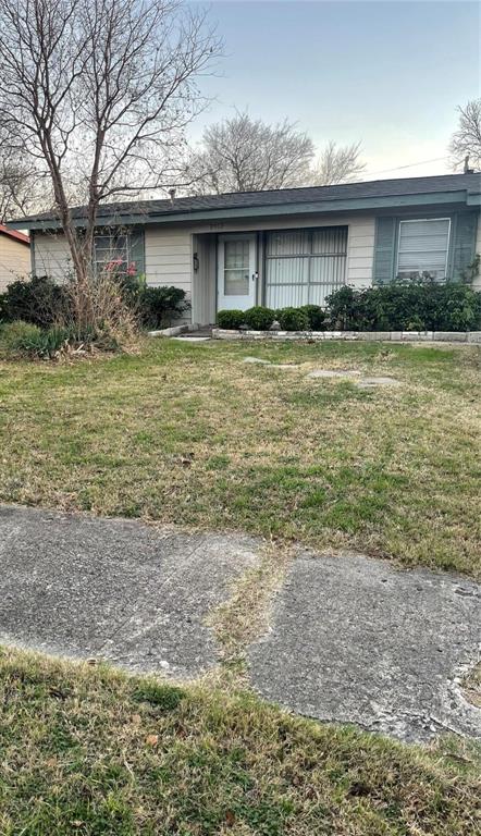 SELLER FINANCE!!!  Bring your ideas to make this your new home.  3- car tandem garage or large workshop.  Tenant occupied, may need up to 90 days for possession.  2-hour minimum notice required. Showings between 10:00 AM & 6:00 PM