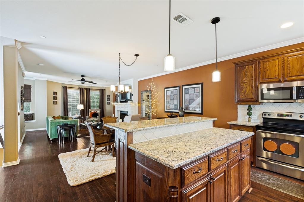 Brownstones At Vista Ridge Con - Residential