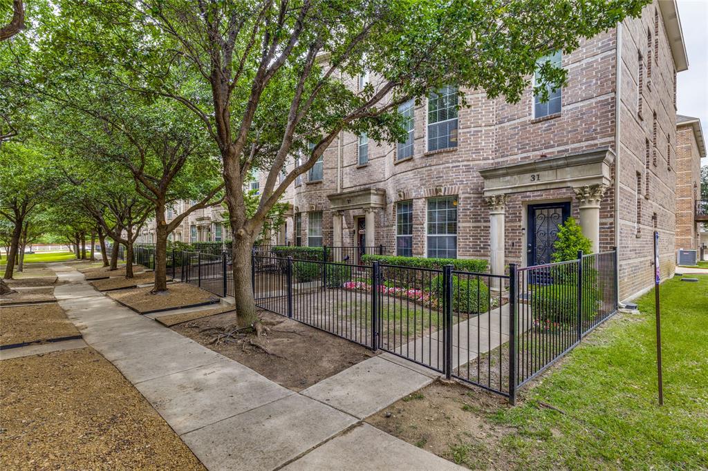 Brownstones At Vista Ridge Con - Residential