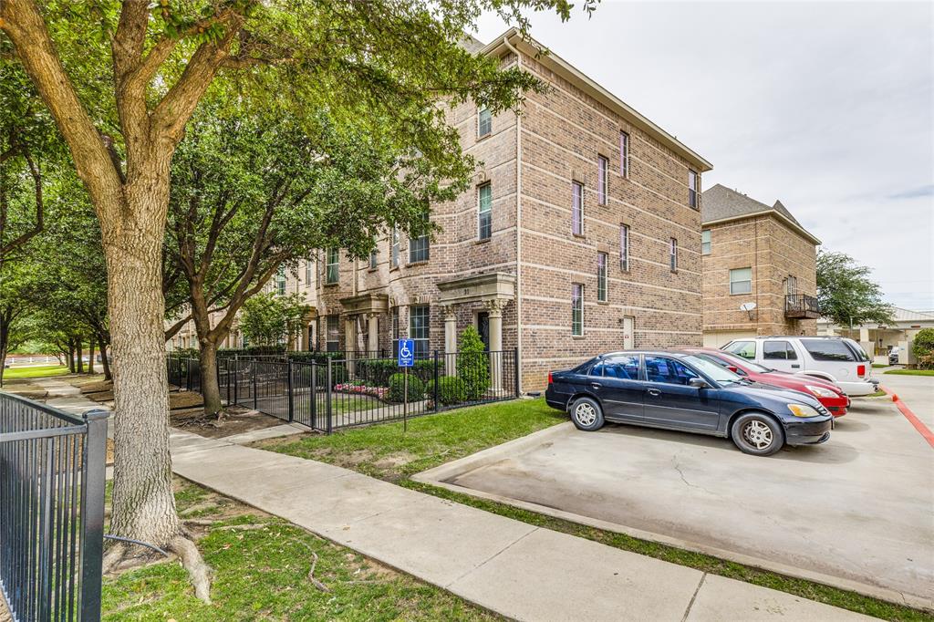Brownstones At Vista Ridge Con - Residential