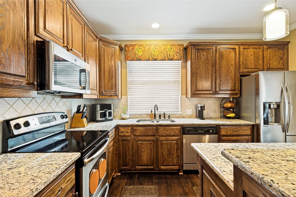 Brownstones At Vista Ridge Con - Residential