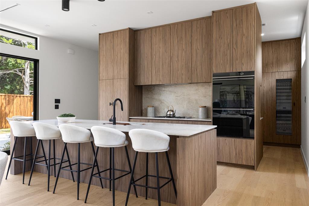 Wilshire Heights - Residential