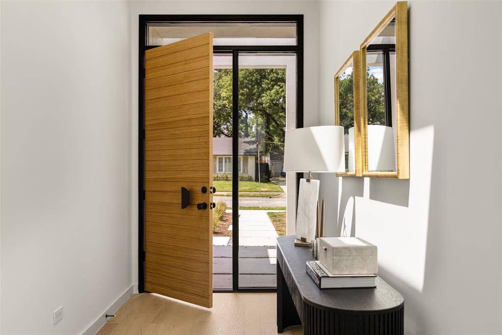 Wilshire Heights - Residential