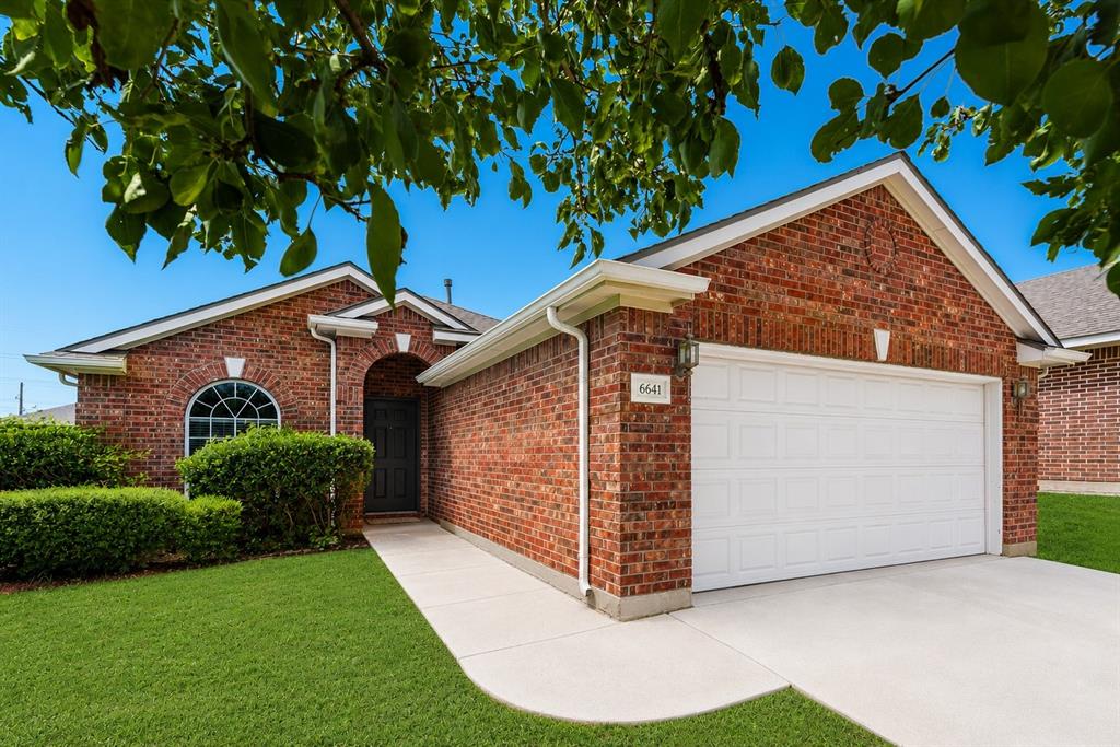 Welcome home to this charming 3 bed, 2 bath home offering a versatile floor plan designed for comfortable everyday living. Just off the entry, you'll find a flexible bonus space that can easily serve as a home office, playroom, dining room, or whatever best fits your lifestyle. The heart of the home is the centrally located kitchen, which has a new gas range with gas cooktop and new microwave. The kitchen opens seamlessly to the living area, creating an inviting space for gathering with family and friends. The open-concept layout provides great flow and functionality throughout. The private owner's suite is thoughtfully tucked away from the secondary bedrooms and features a relaxing garden tub, separate shower, spacious walk-in closet, and plenty of room to unwind. Two additional bedrooms are situated on the opposite side of the home, offering privacy and flexibility for family members or guests. With abundant closet storage throughout, a convenient 2-car garage, and a layout that balances openness with privacy, this home is ready for its next owner to move in and make it their own.