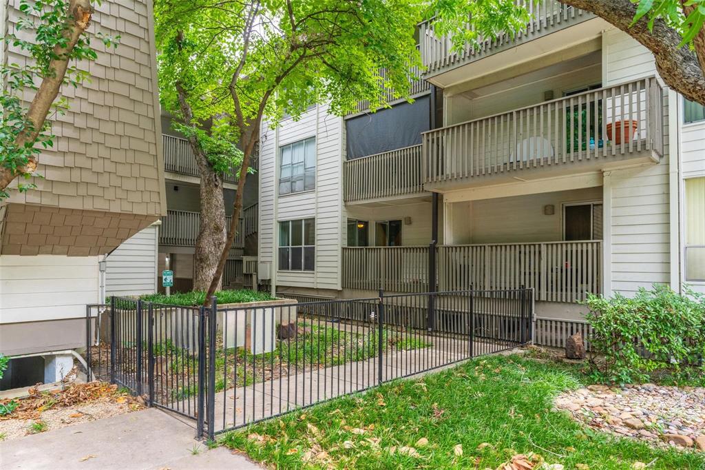 River Oaks Condos - Residential