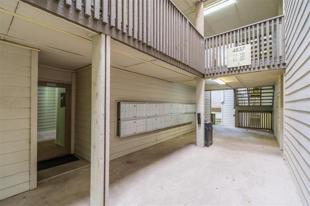 River Oaks Condos - Residential
