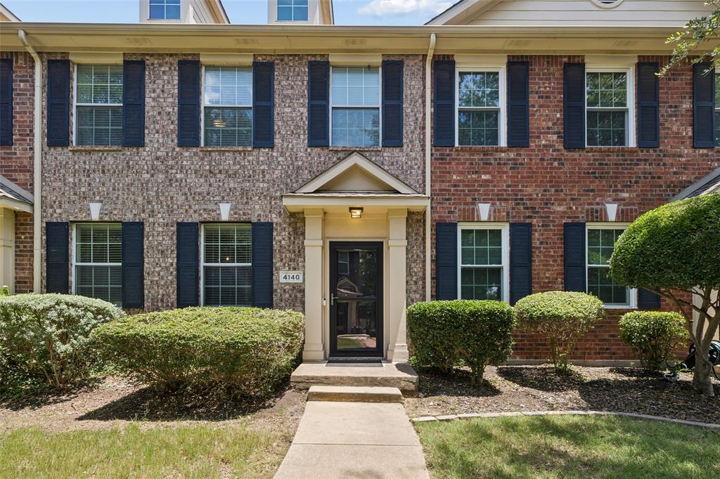 Low maintenance townhome in a fantastic location, just minutes from PGBT 190, HWY 75, restaurants, shopping, City of Richardson’s City Line, and the 417 acre Breckenridge Park, and so much more. Yard and exterior maintenance are handled with the HOA and the exterior will be fully repainted starting in August. This is a one of a kind opportunity offering a full 3 bed 2.5  bath with a split bedroom layout, large walk in closets and all meticulously cared for. The community also offers a refreshing pool and picnic area